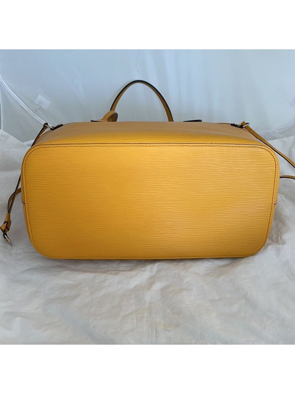 Louis Vuitton Epi Leather Neverfull MM - Picture 2 of 16